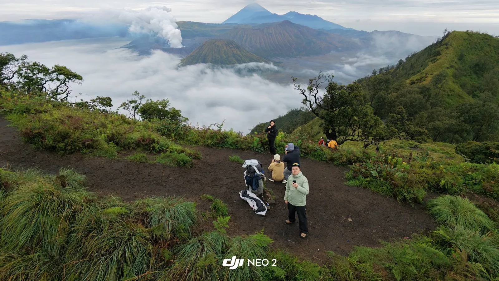 布罗莫火山航拍全景与云海